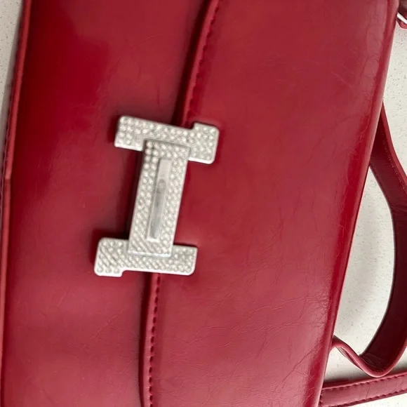 BOUTIQUE RED PURSE - Picture 2 of 10